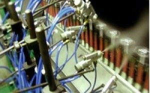 生産の柔軟性による小ロット高効率を追求するセル生産