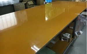 静電気事故防止事例: 作業台はアースをしましょう