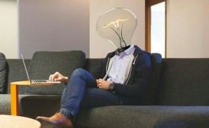 新商品を生み出す技術戦略：知財教育、新規テーマ発掘のための工夫