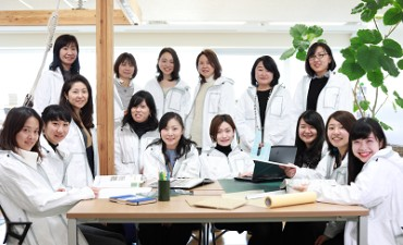 【SDGs取り組み事例】働く女性の声から生まれたワークウェア「SWITCH WEAR」　株式会社日建ハウジングシステム（東京都文京区）